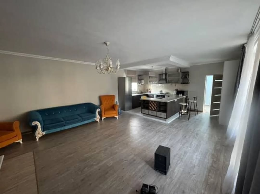 Дом 3 комнаты, 130 м², Жандосова-Мереке