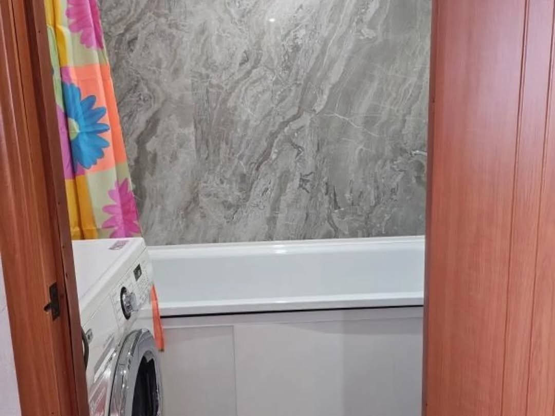 Продам большую светлую 2-комнатную квартиру