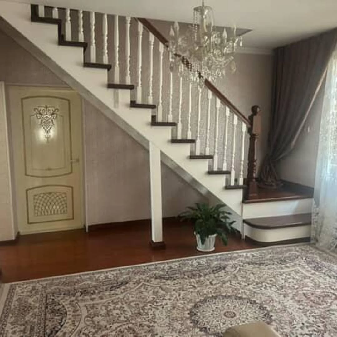 Дом 180м² 7 комнатный