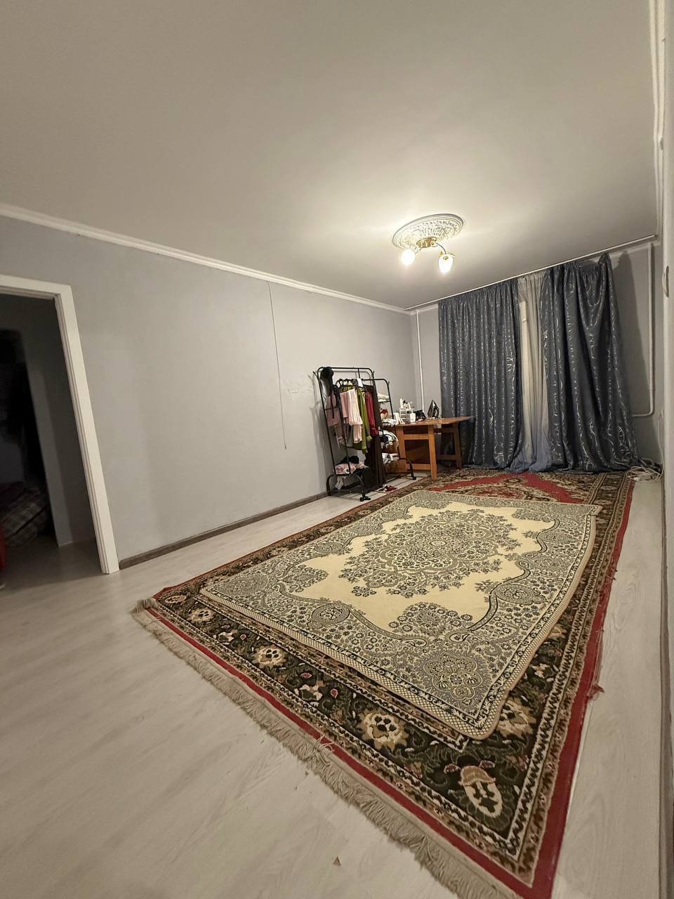 Срочно нужна 1 девушка