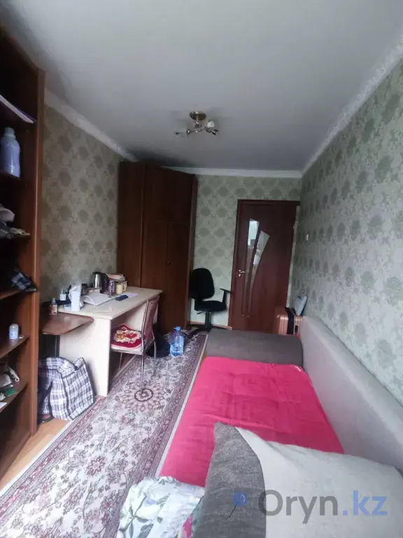 Комната на подселение в трехкомнатной квартире