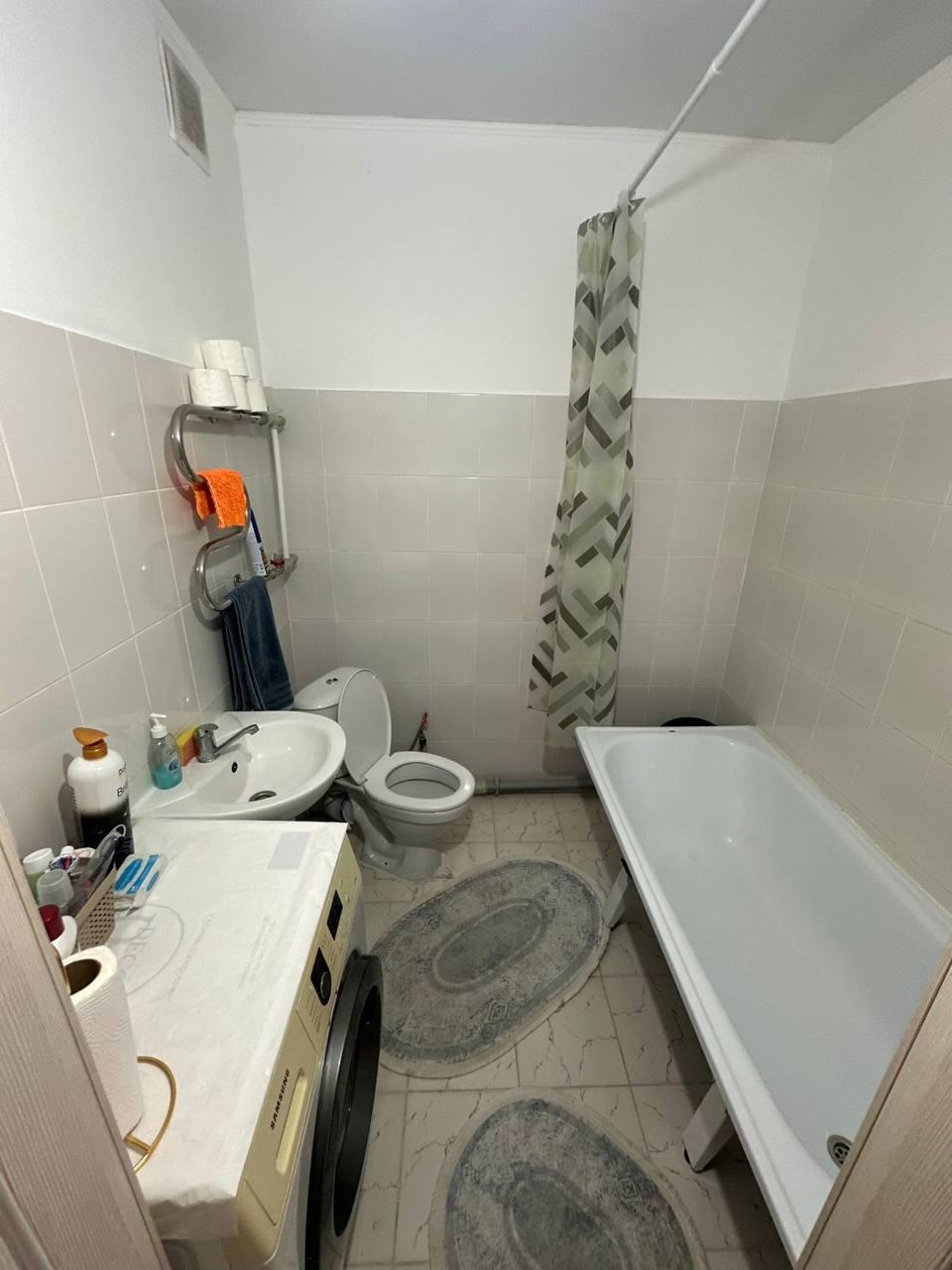 Подселениеге 3 қыз қабылдаймын