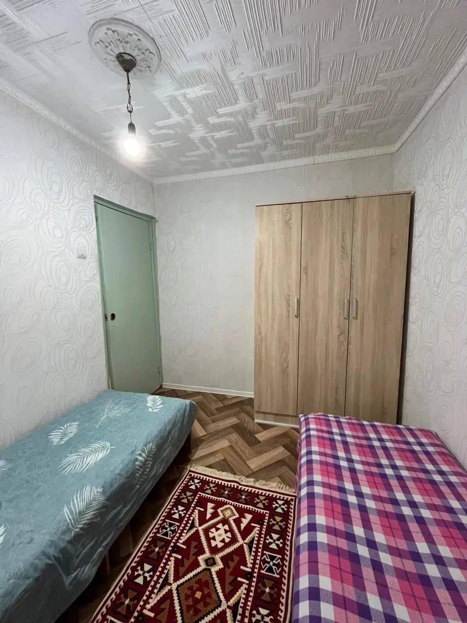 Подселениеге 1 қыз керек