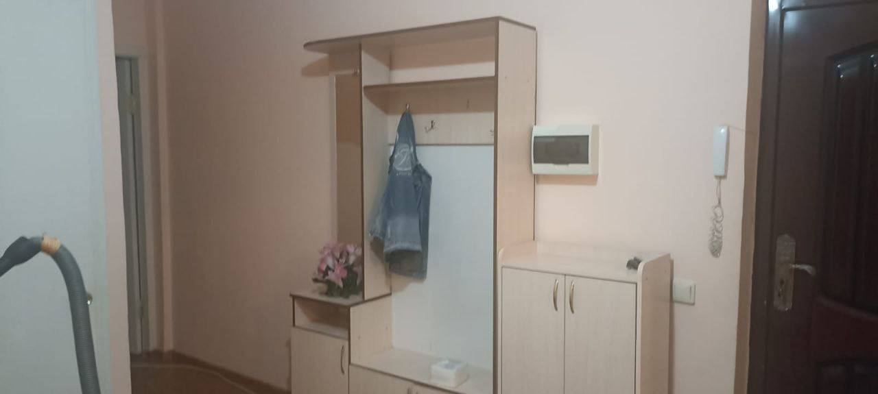 Сдаётся 1 комната в двухкомнатный квартире