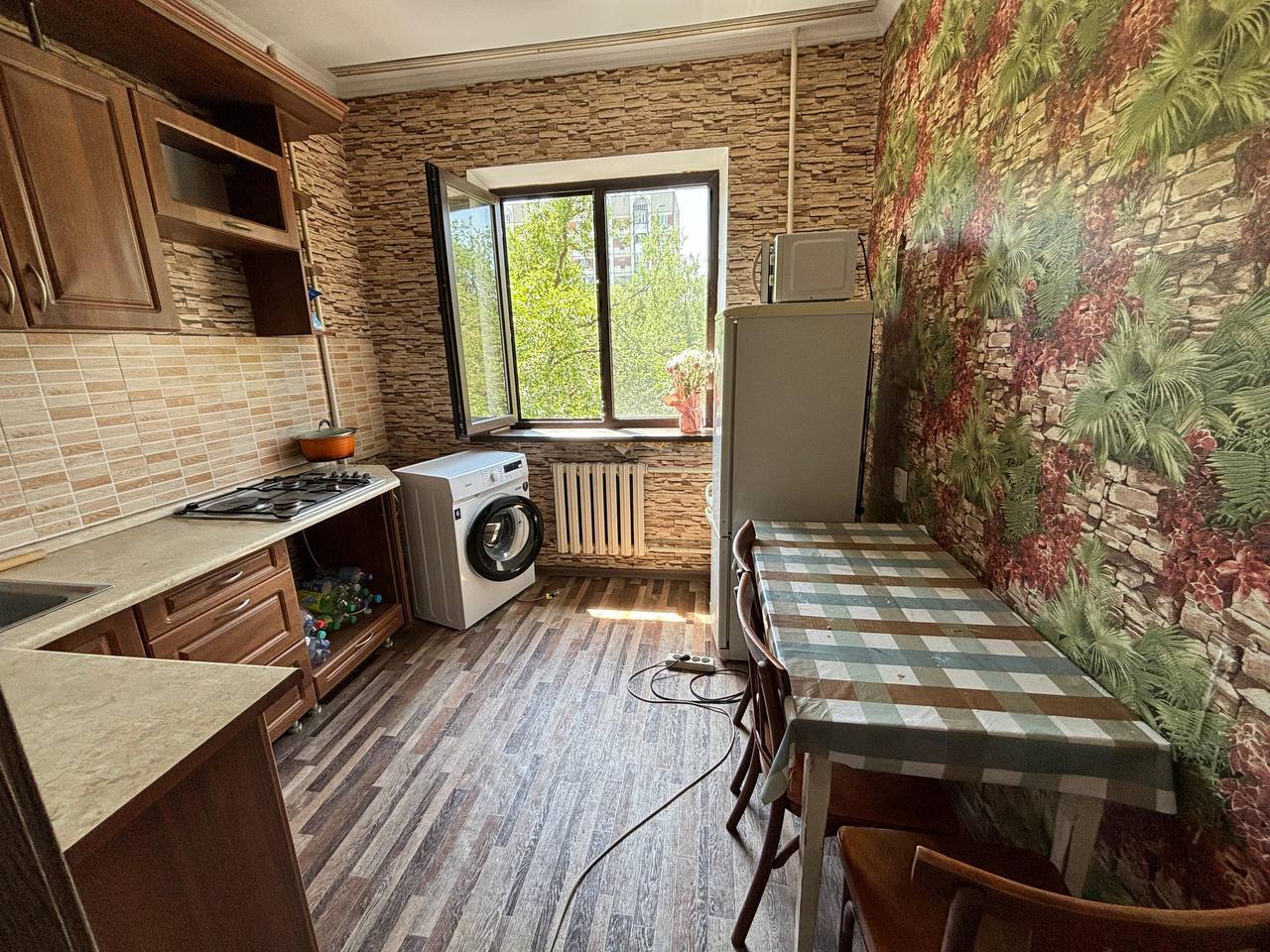 Подселениеге 1 қыз іздейміз