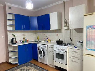 Ищем одну девушку на изолированную комнату