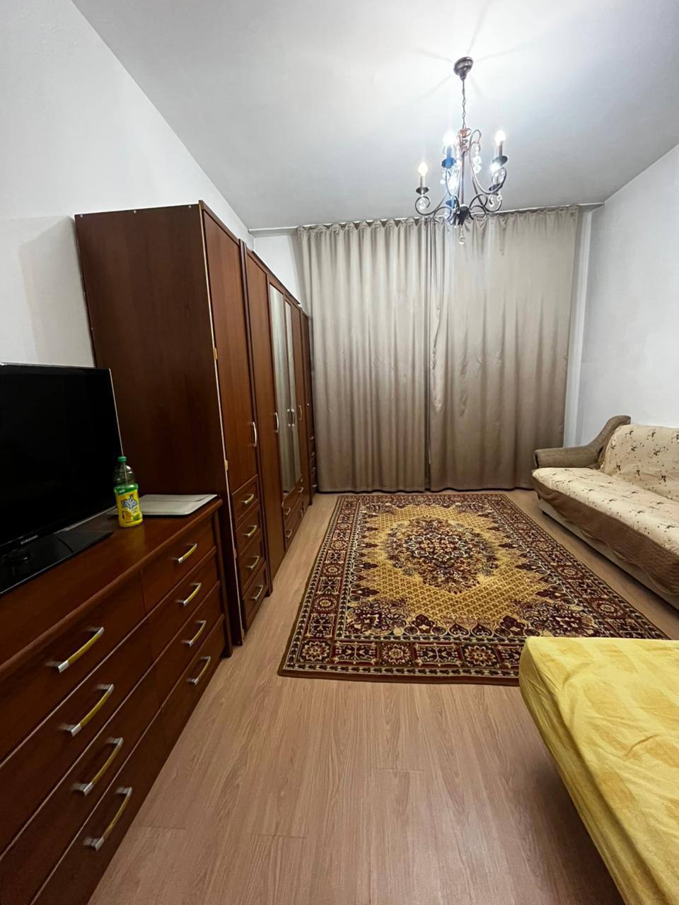 Подселенияга бир кыз издеймиз