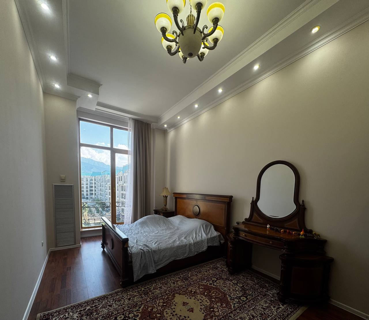 Сдам 4-комнатную квартиру 170 м² в ЖК Ренессанс