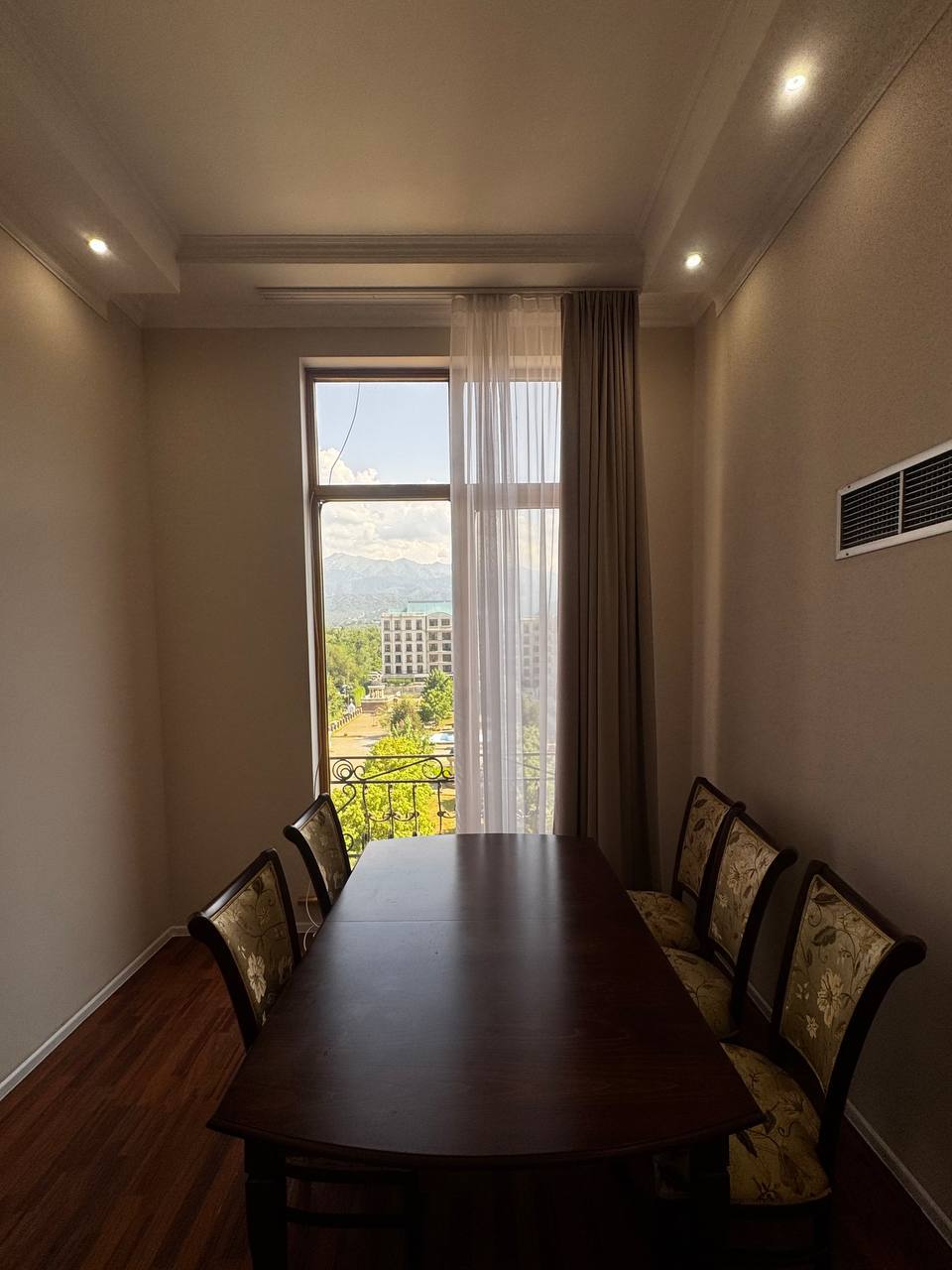 Сдам 4-комнатную квартиру 170 м² в ЖК Ренессанс