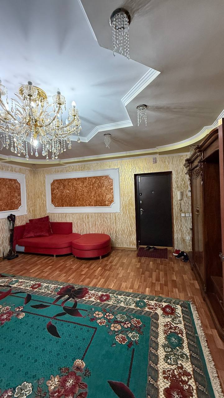 Срочно екі қыз қажет