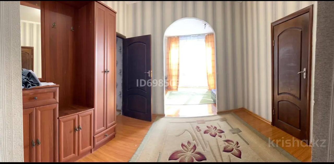 Подселениеге 1 қыз керек!
