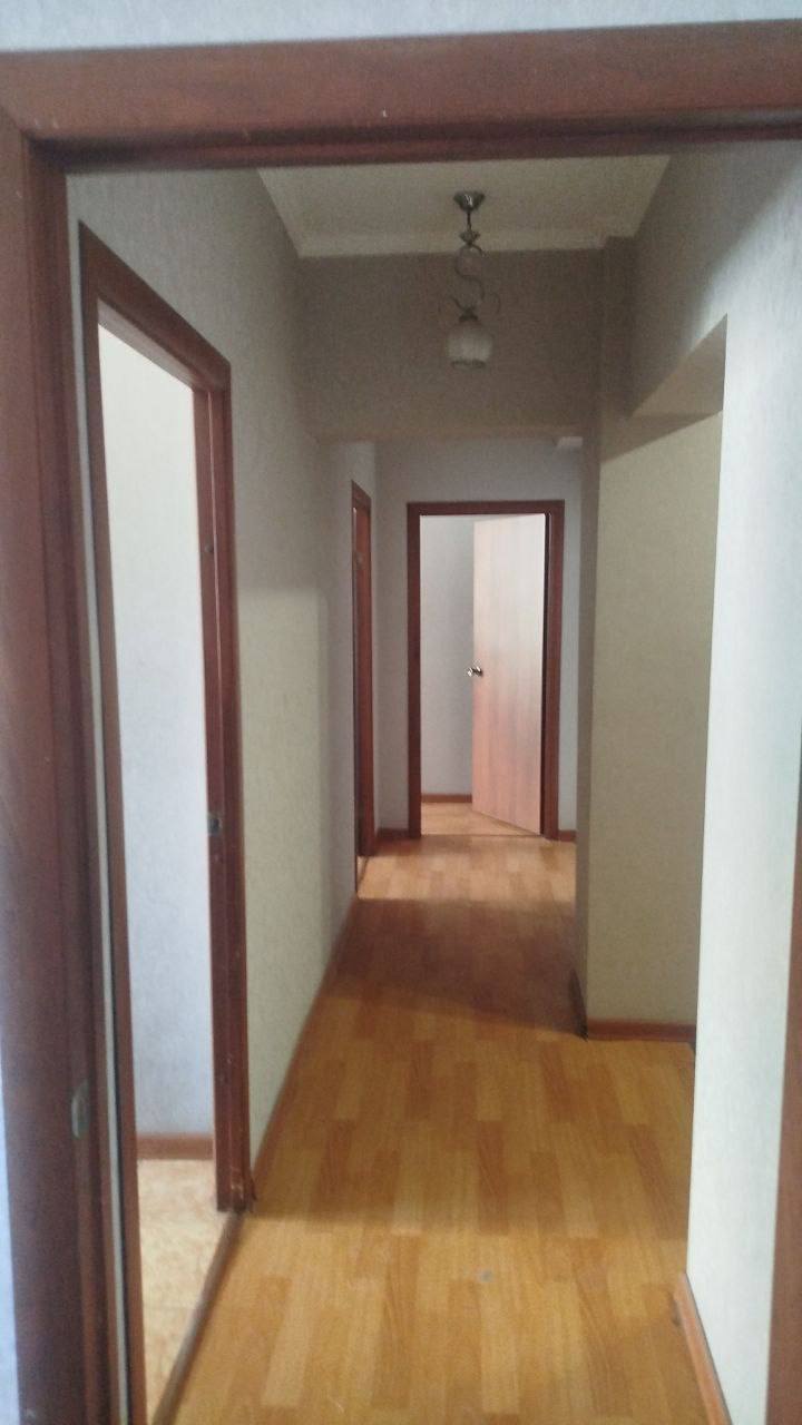 Үш бөлмелі пәтер