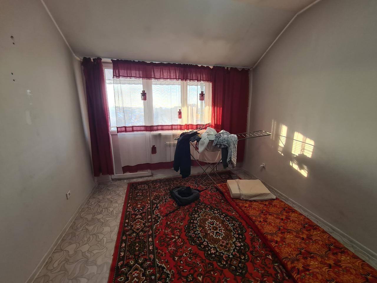 Подселениеге 3 қыз қажет