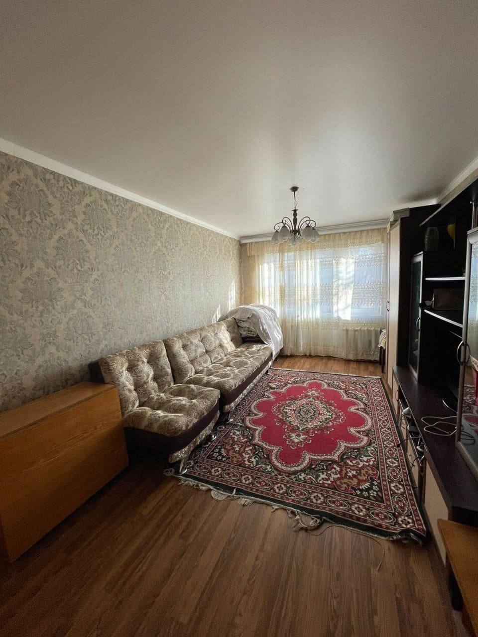1 қыз керек