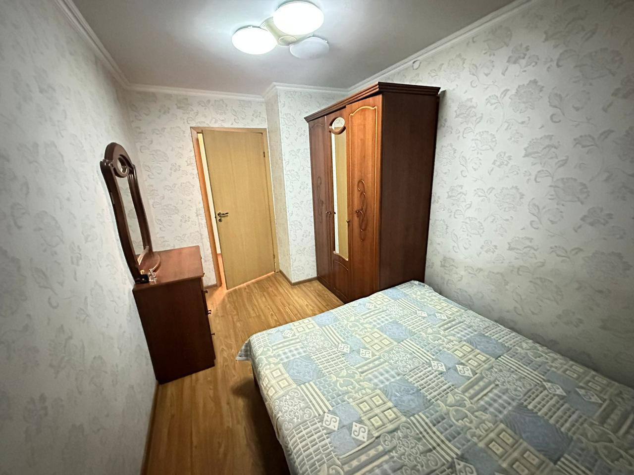 СРОЧНО!! в 2х комнатную квартиру в золотом квадрате