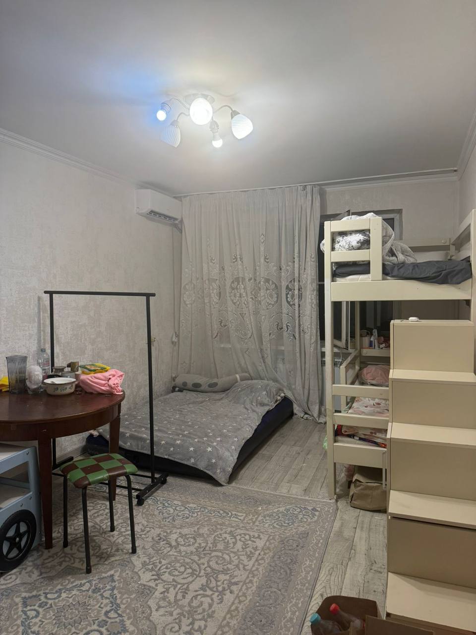 Ертең көшіп келетін 2 немесе 3 қыз керек