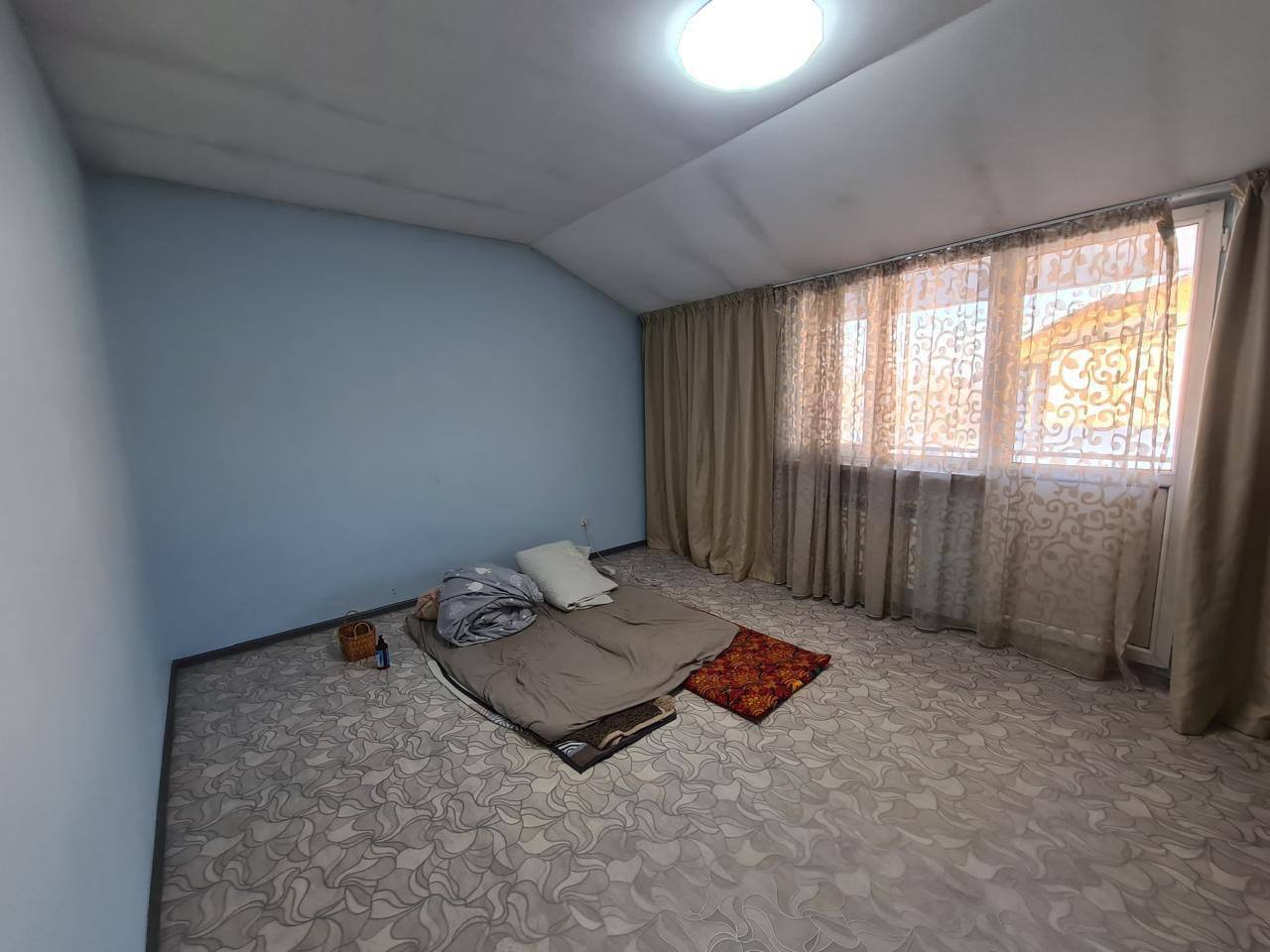 Подселениеге 3 қыз қажет