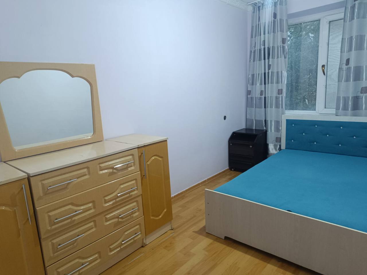 Сдам комнату в 3-ех комнатной квартире на подселение девушкам